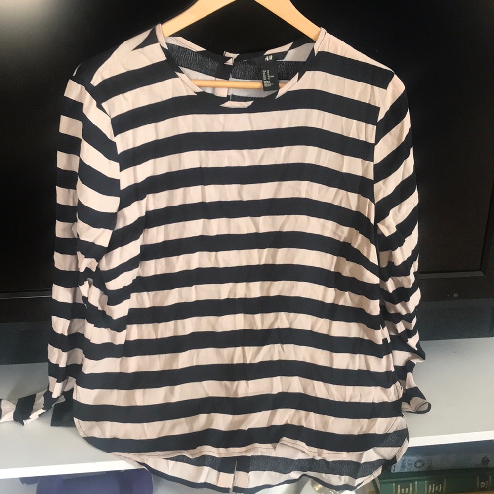 Cute striped blouse!